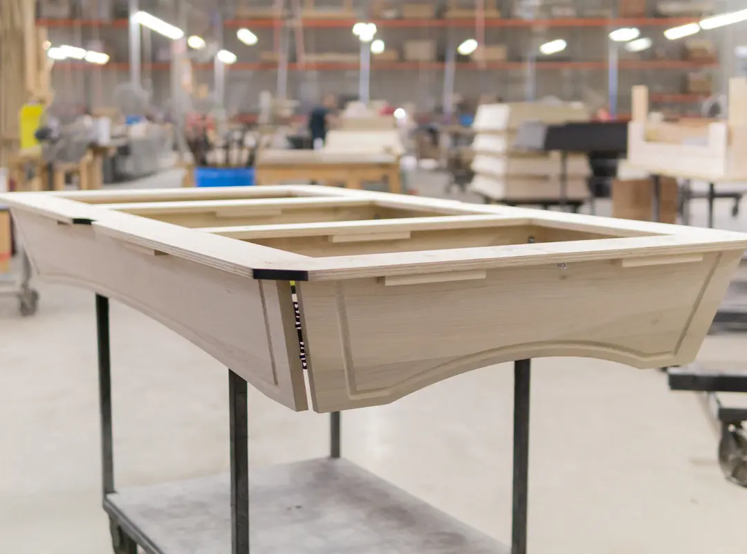 Uniliner frame of an Olhausen table